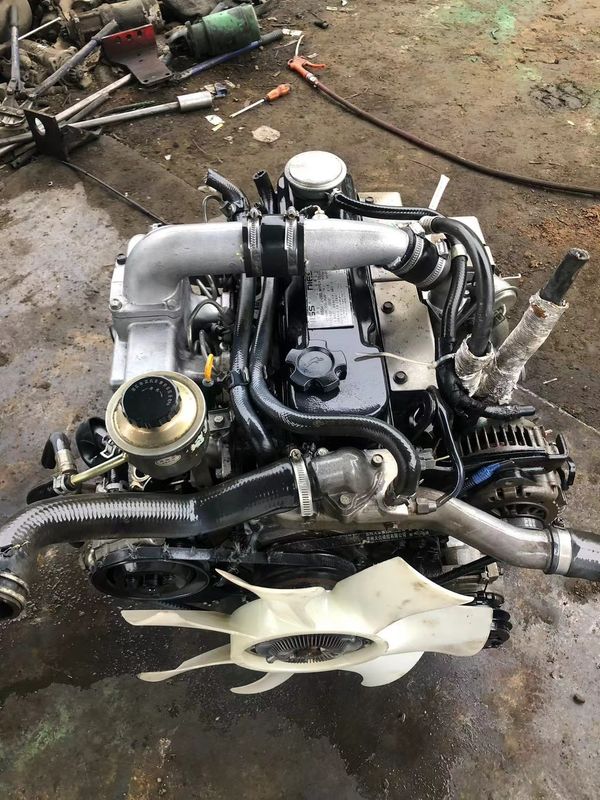 Motor diesel QD32 Nissan em bom estado para caminhão
